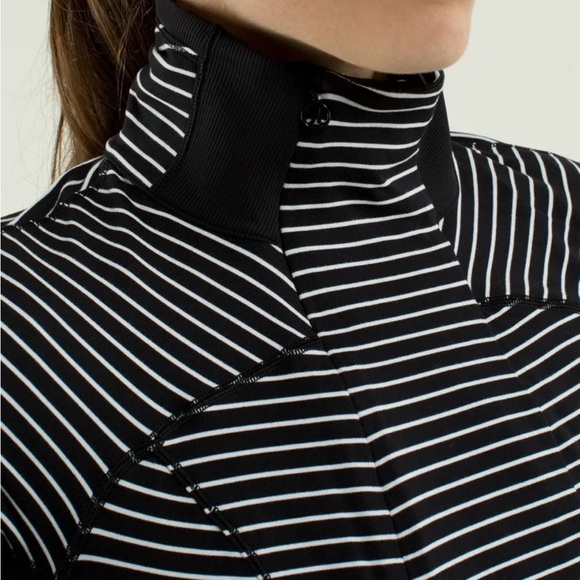 NWT Lululemon Base Runner Black & White Striped Half Zip Pullover Size… - Picture 4 of 6